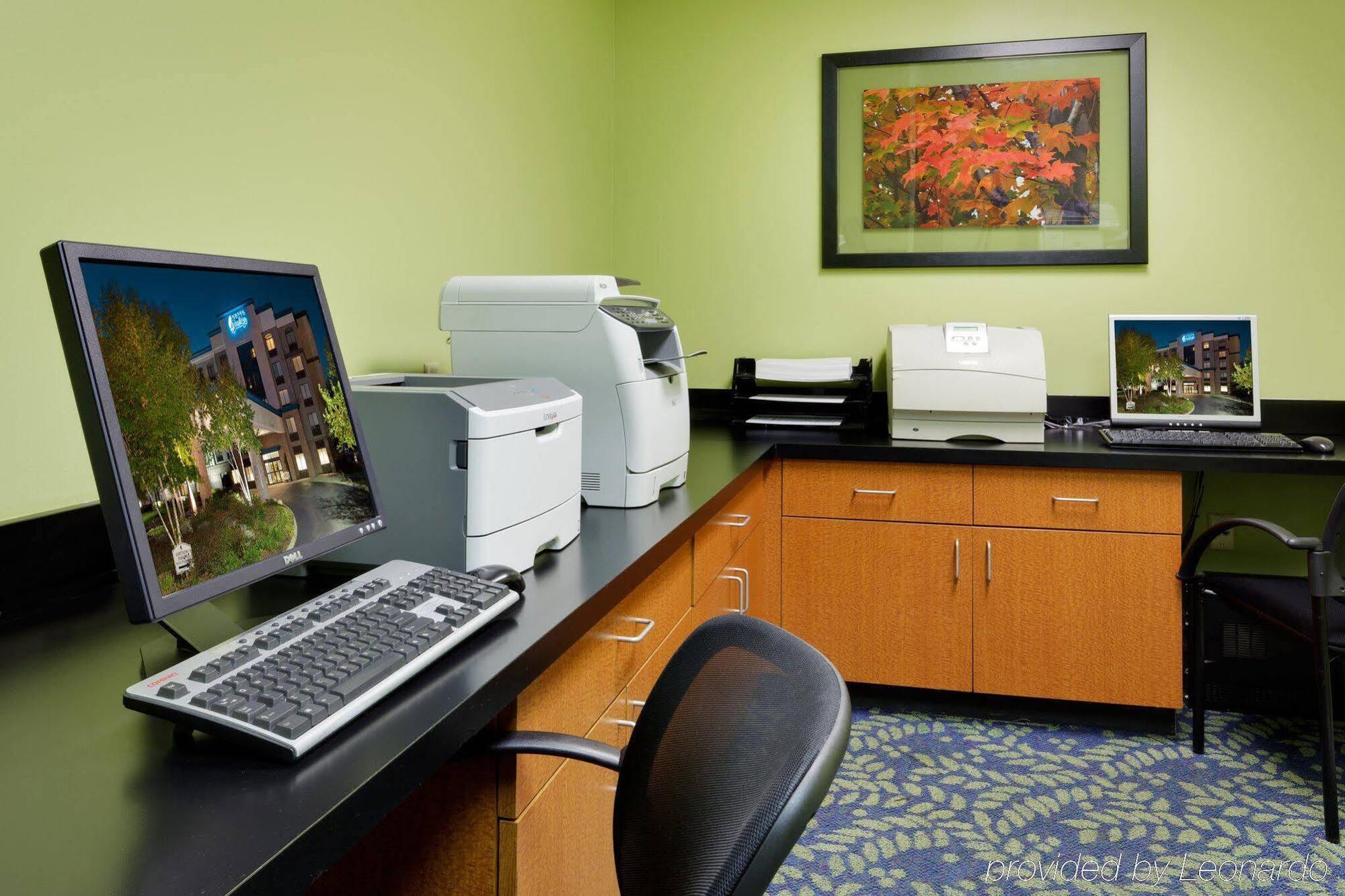 Hotel Trilogy Albany Airport, Tapestry Collection By Hilton Latham Buitenkant foto